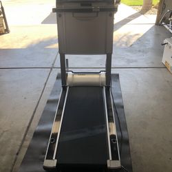 Horizon evolve compact treadmill sales
