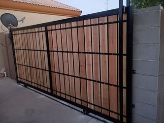 Rolling gate