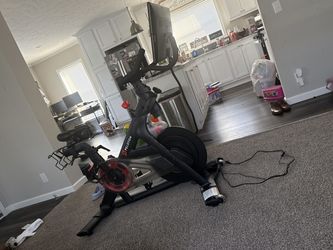 Peloton Bike 3rd Gen 2024 - Barely Used, Great Condition - Plymouth, MI