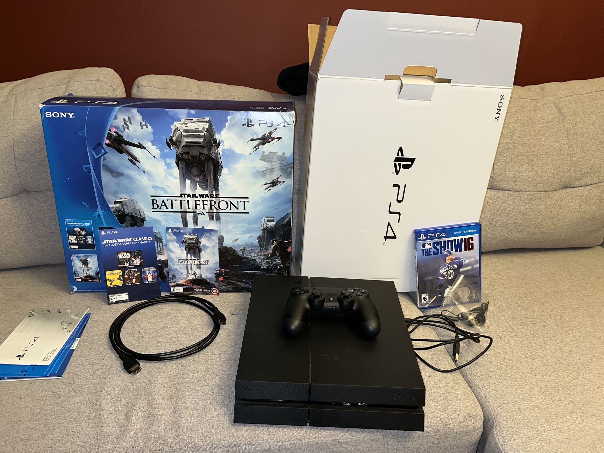 Collectible Sony PlayStation3 Console Slim 160 GB & Star Wars Battlefront 2 PS4