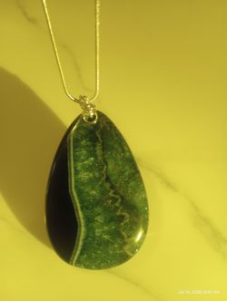 BRAZILIAN BANDED AGATE/CRYSTAL WITH STERLING SILVER NECKLACE 