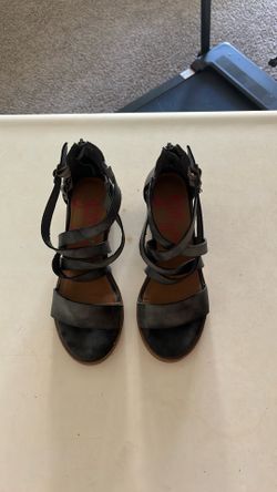Dark Gray Heel