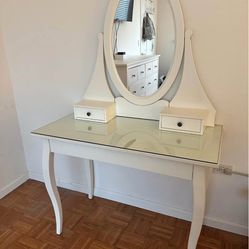 IKEA Vanity Great Condition 