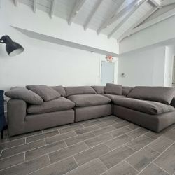 FREE DELIVERY 🚚 SECTIONAL NIXON GRAY PERFECT CONDITION AND CLEAN MODULAR SOFA COUCH
