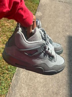 9.5 Air Jordan 4 Cool Grey Sneakers