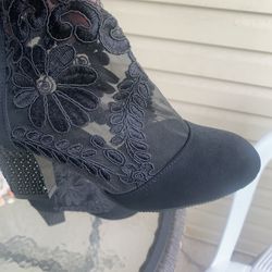 Size 7.5 Women’s Lace Boot Heels 