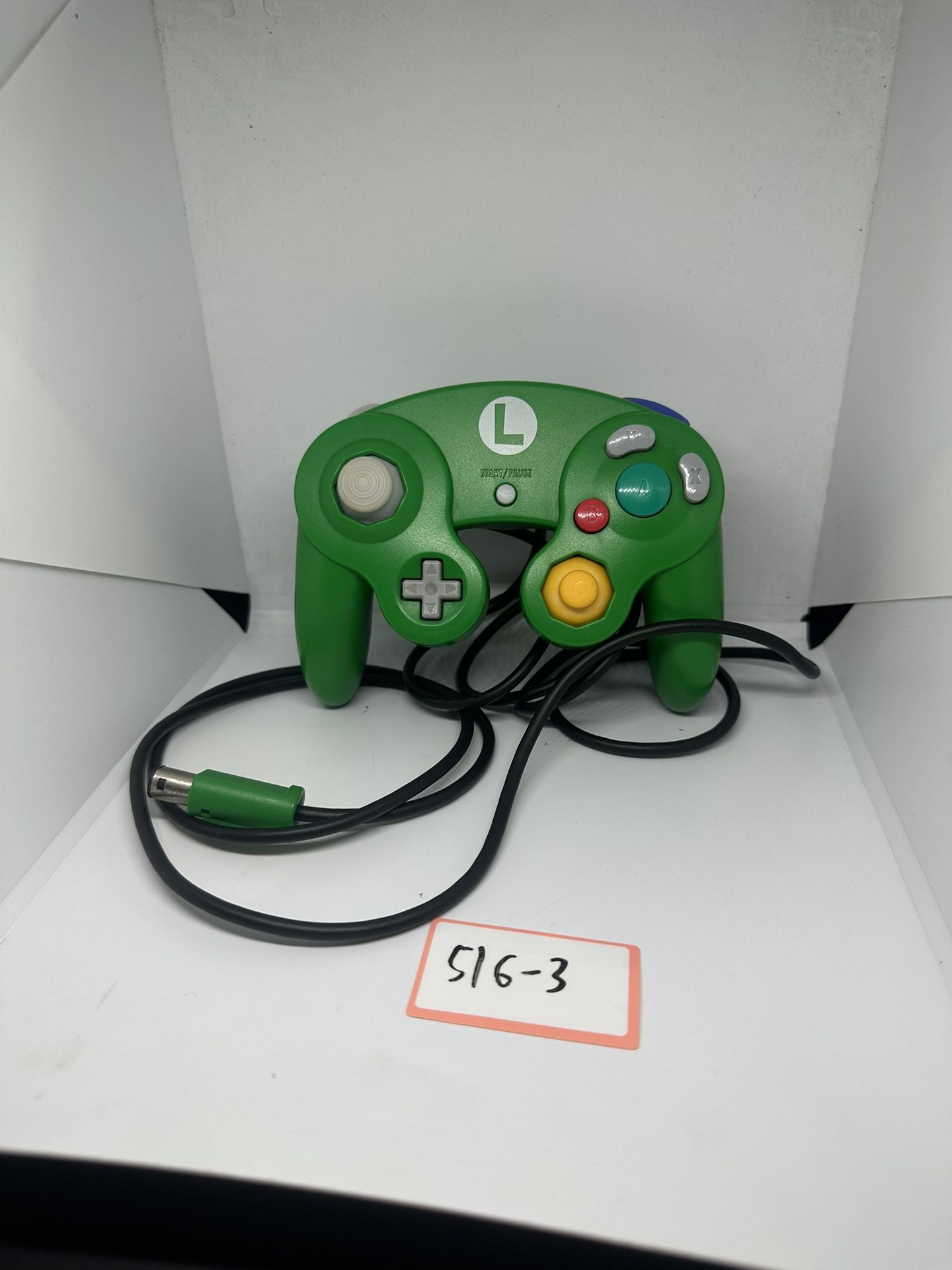 Club Nintendo Luigi GameCube Controller limited edition tested and working!