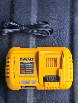 DEWALT 20V MAX / 60V MAX FLEXVOLT Lithium-lon Fan Cooled Fast Battery Charger