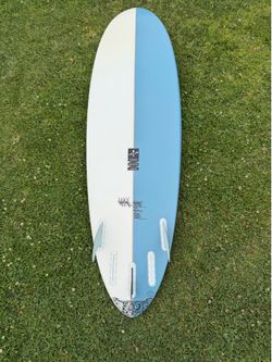 Mid length surfboard