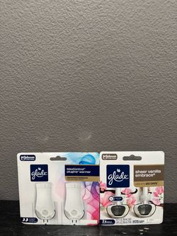Glade PlugIns Warmer and Refill Bundle