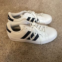 Women’s Adidas Size 9