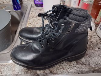 Steve madden size  9 1/2 Boots set like new.