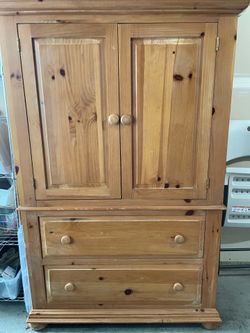 Hutch/ Cabinet