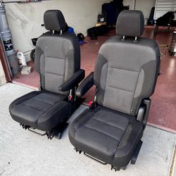 2nd Row Captain Seats - 2021 Traverse