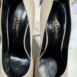 Saint Laurent Leather Pumps