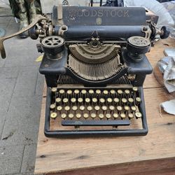 Antique Type Writer 
