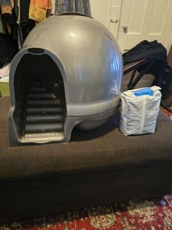 Booda Dome Litter Box w/Litter
