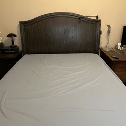 Queen size bedroom set for sale