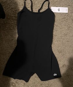 Women’s medium ALO body suit