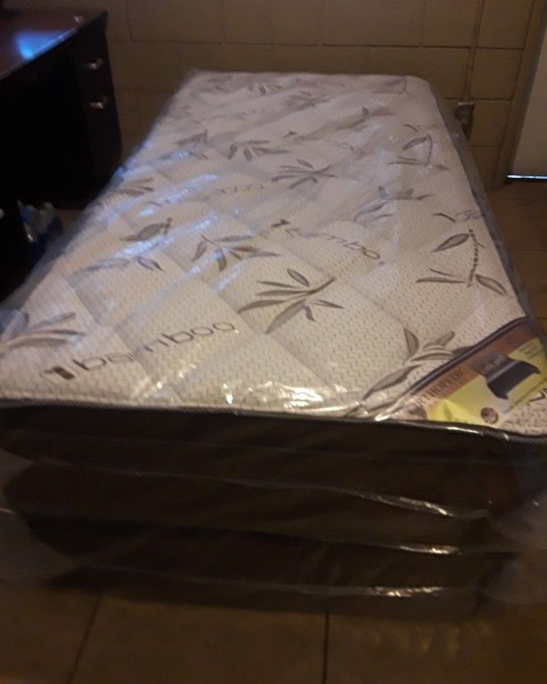 Brand New Twin Size Pillowtop Mattress Included Box Spring.