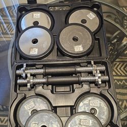 Set Of 2 Adjustable Dumbbells Up To 30 Pounds In A Case