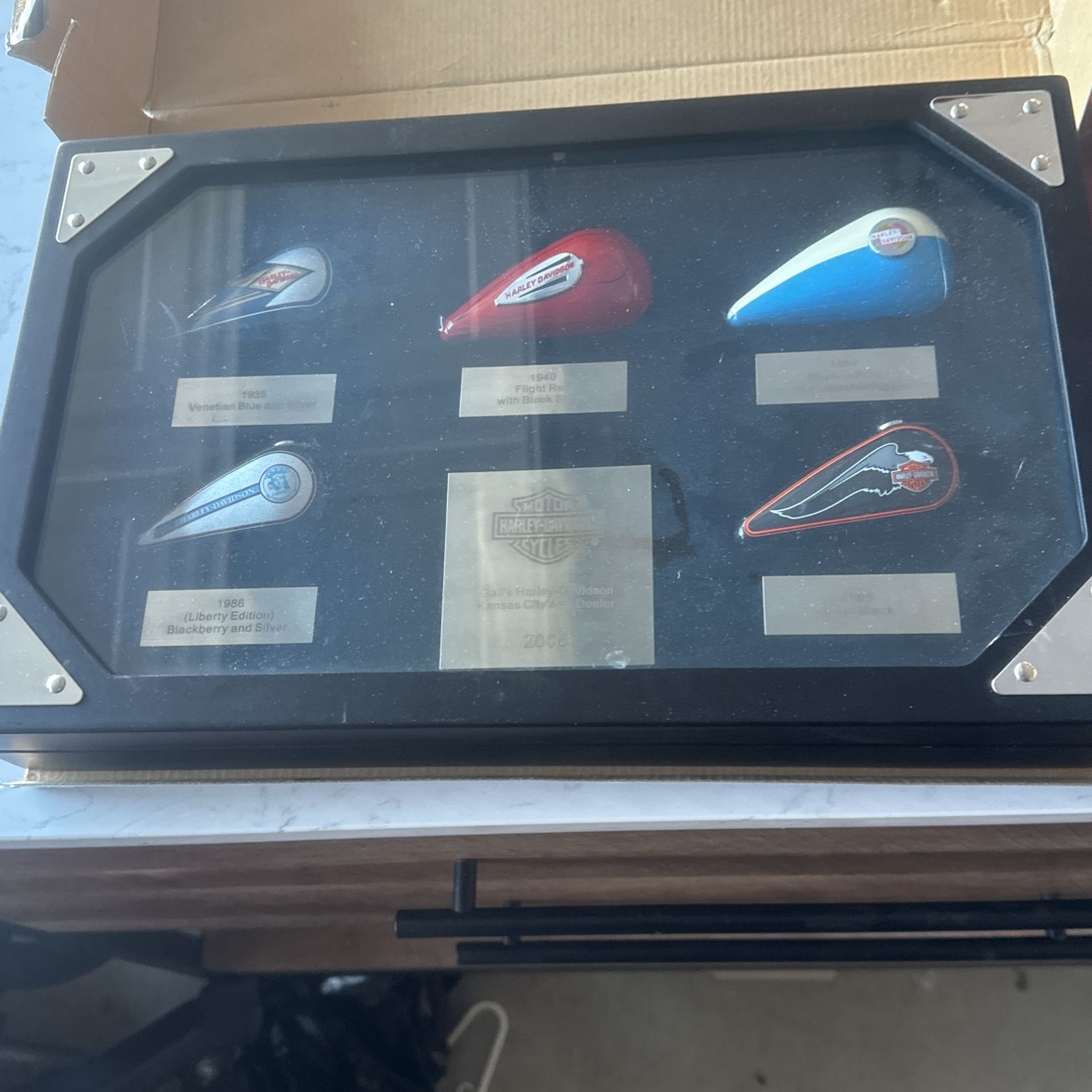 Collectible Tank Set