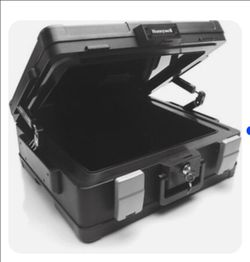 Honeywell 0.39 cu waterproof and fireproof chest 1114