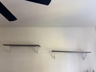 2 Wall-Mounted Shelf with White Decorative Brackets
