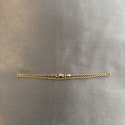 10kt gold 2mm diamond cut bracelet 7 inch 140$ today very firm 