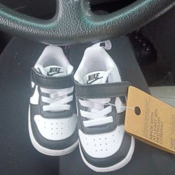 Kids Nike never worn