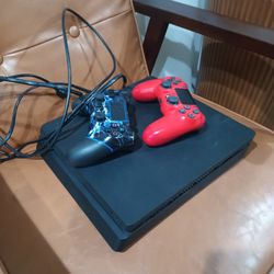 PlayStation 4  With Controllers
