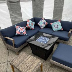 OUTDOOR SECTIONAL AND FIRE PIT