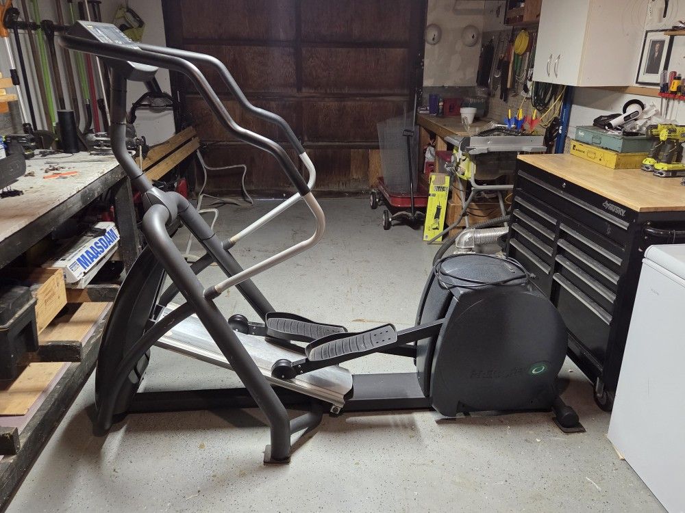 PRECOR ELLIPTICAL TRAINER