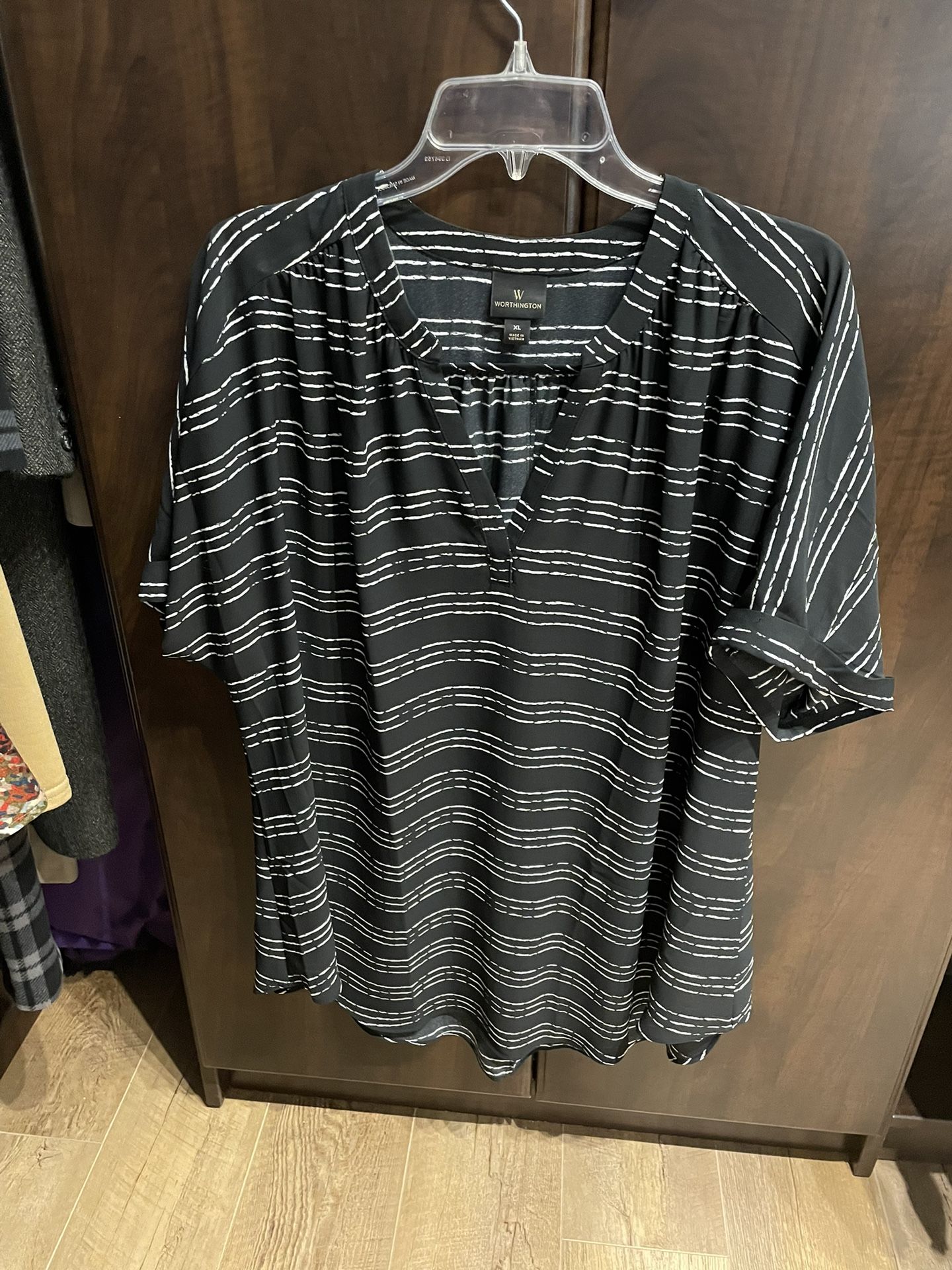 Worthington Black And White Tunic