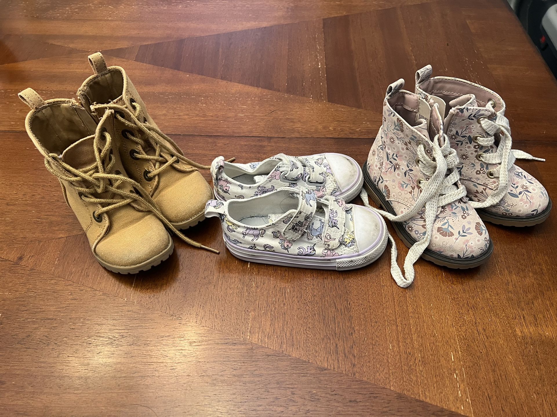 3 Pairs Of toddler Girl Shoes - Size 7 