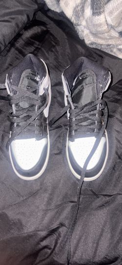 Jordan 1 mid youth size 3y