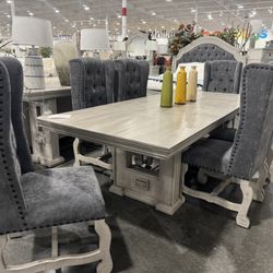 7 PIECE DINING ROOM SET Includes: Dining table & 6 chairs