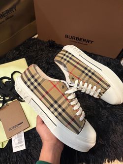 Burberry sneakers
