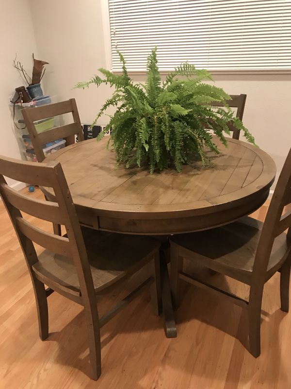 Living Spaces Kitchen Dining Room Table With 4 Chairs 4 X 4 Without Leaf For Sale In Millbrae Ca Offerup