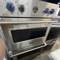 Viking 30” Double Oven Electric In Stainless Steel Used
