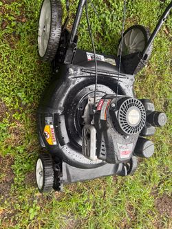 Lawn mower yard machine push mower excellent condition Working good
