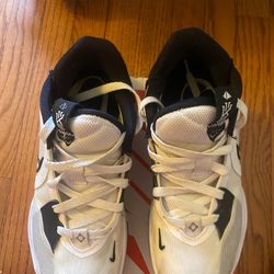 Basketball shoe size 6