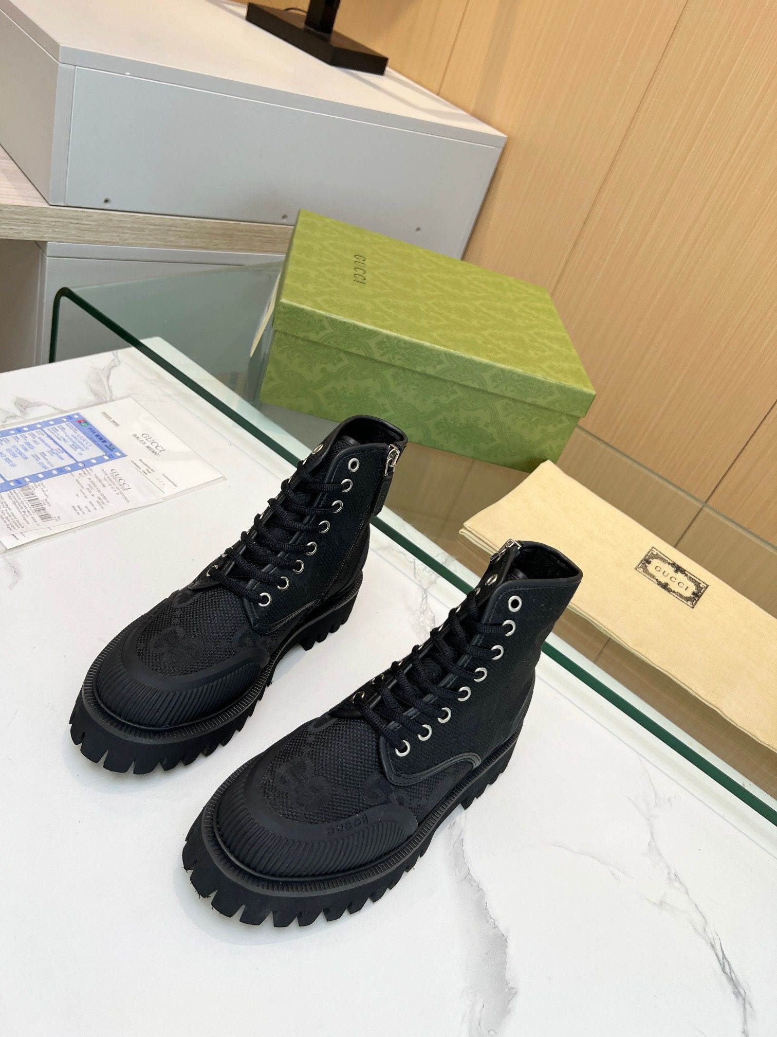 Brand new ladies' boots