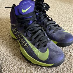 2011 Nike Hyperdunks Basketball Shoe