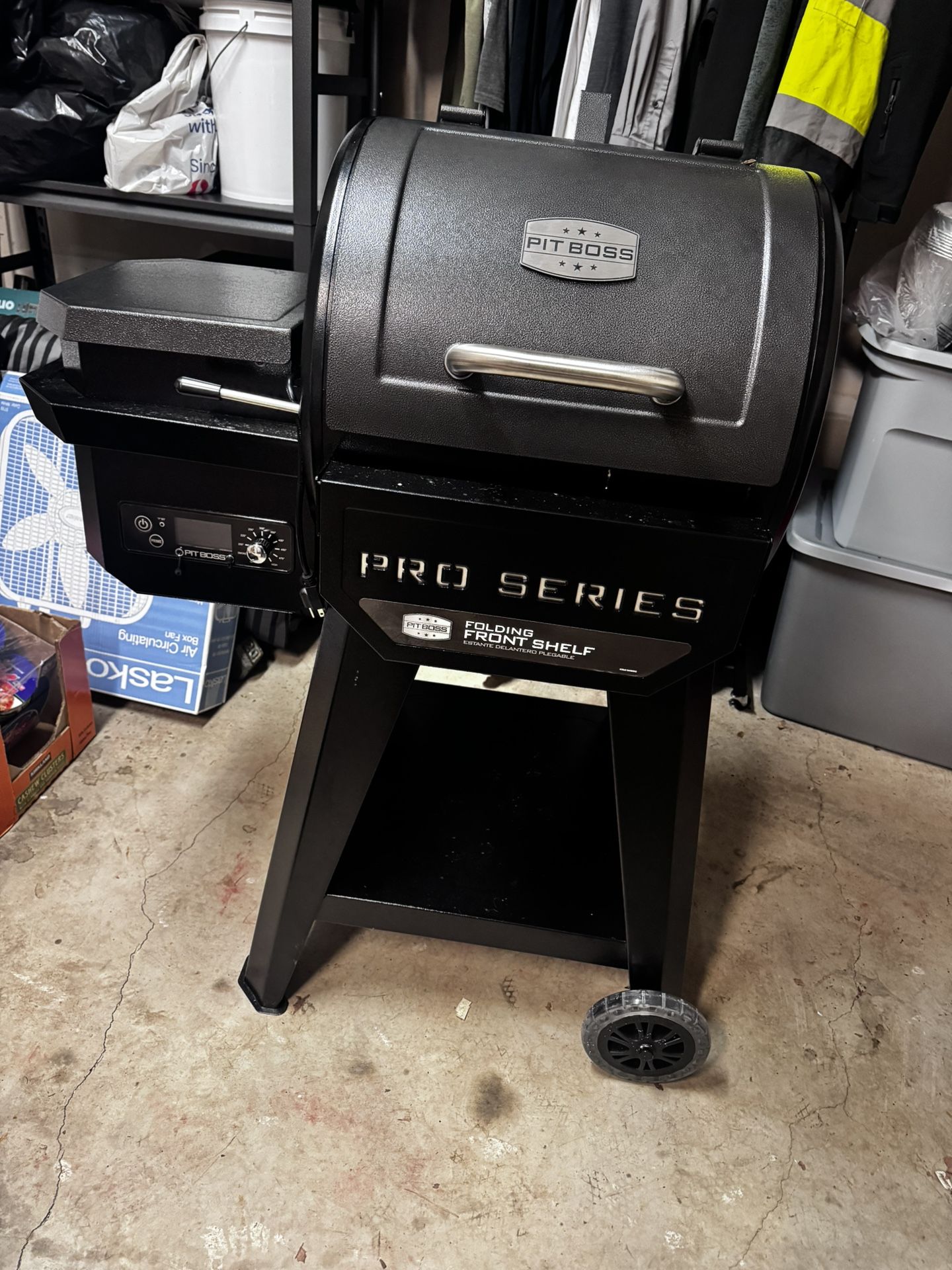 Pit Boss Pro Series PB600PS1 for Sale in Bellevue, WA - OfferUp