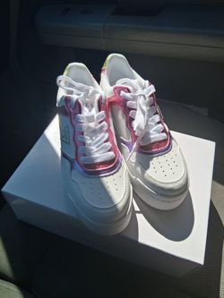 Guess 9M $30
