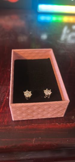 Round Cut Stud Earrings