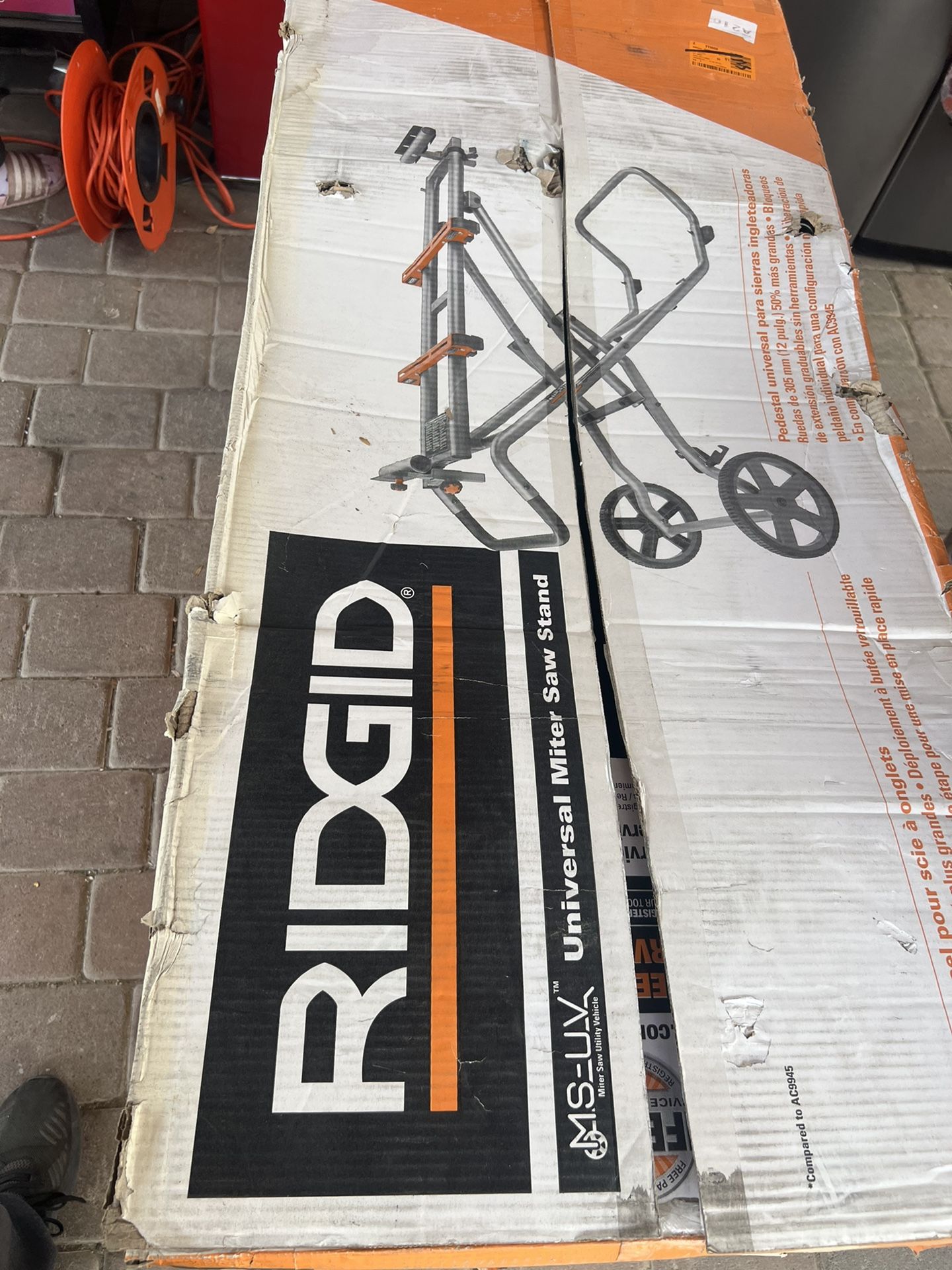 RIDGID Foldable Mobile Miter Saw Stand with Mounting Braces