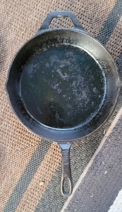 Cast Iron Skillet 10in