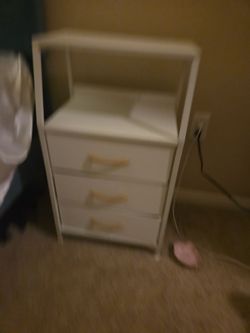 Night stand, drawers are NOT wood